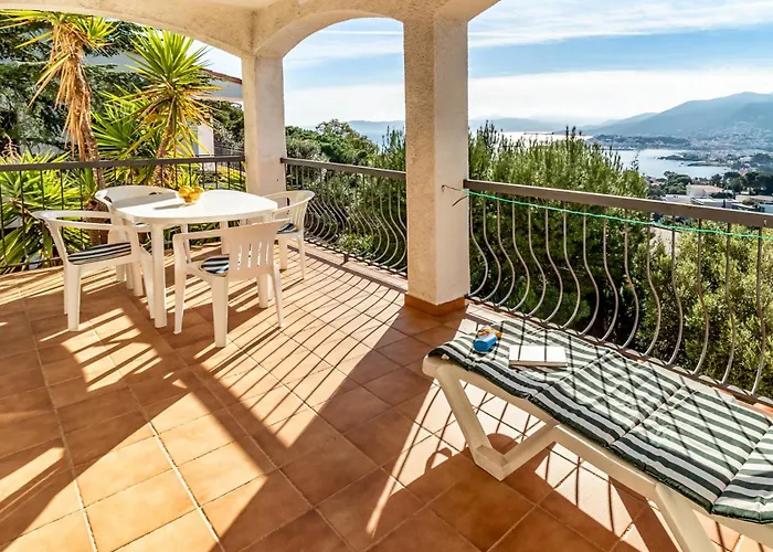 Grifeu 09 - Vista Panoramica Al Mar * خيرونا